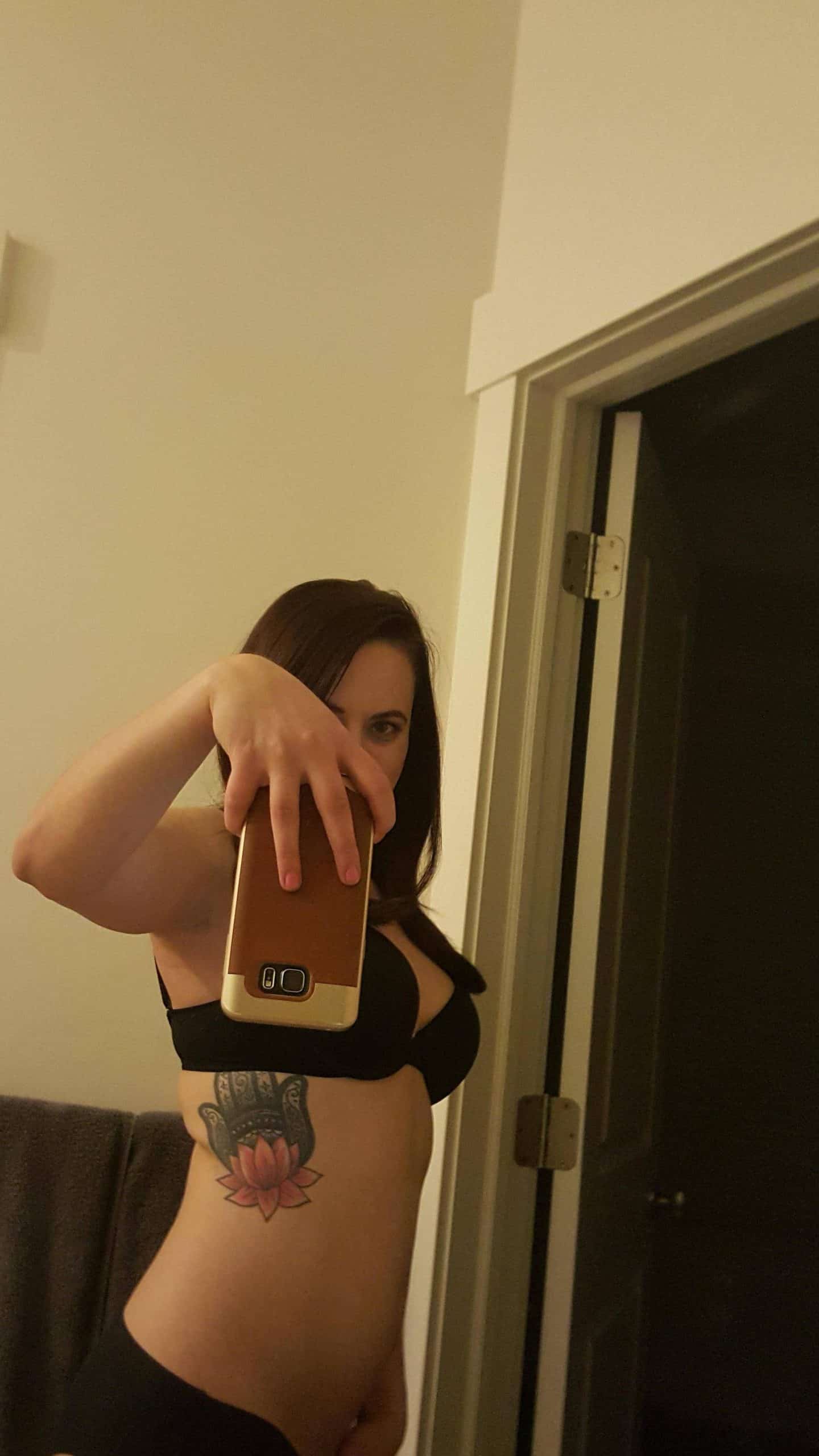 tattoed selfie girl