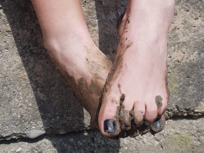 sexy dirty feet