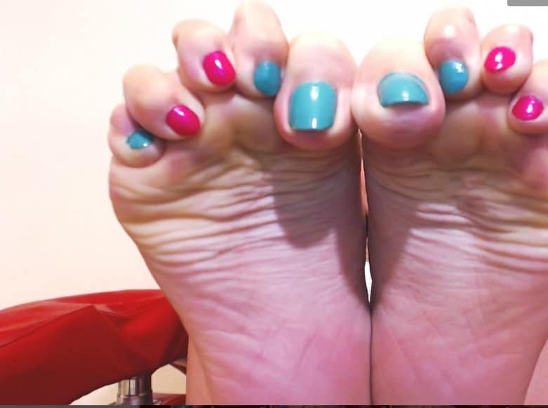 foot fetish bare feet